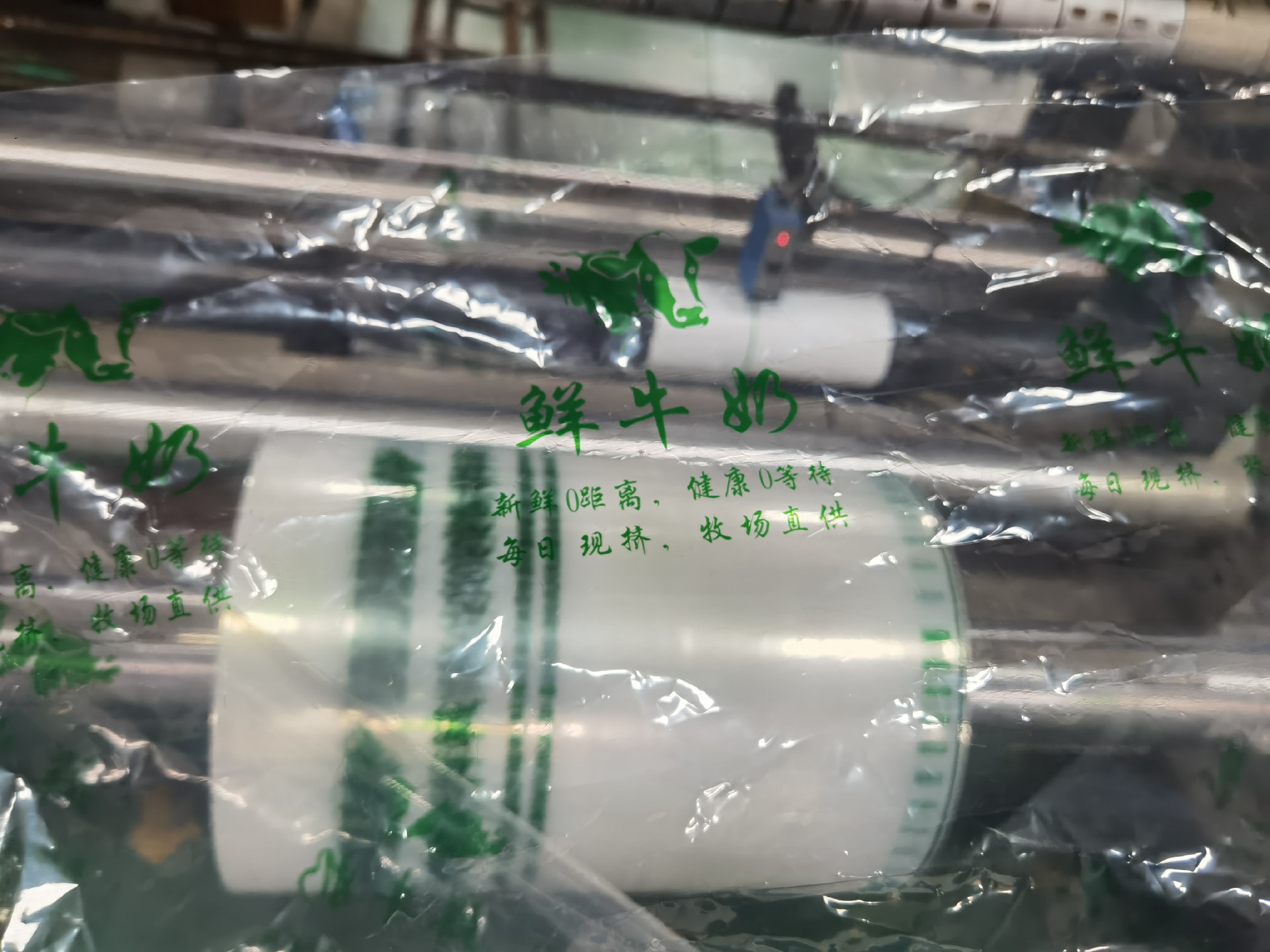 为什么50+奶企执着于这款牛奶灌装膜？答案藏在细节里！